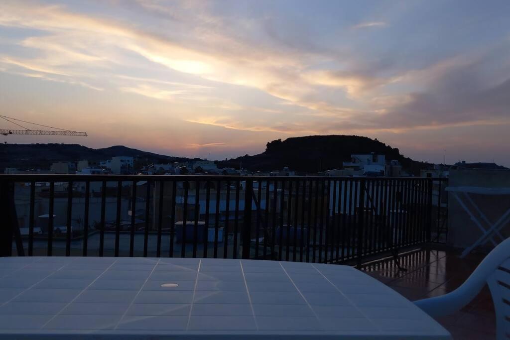 Sunset Suite Victoria Ngoại thất bức ảnh